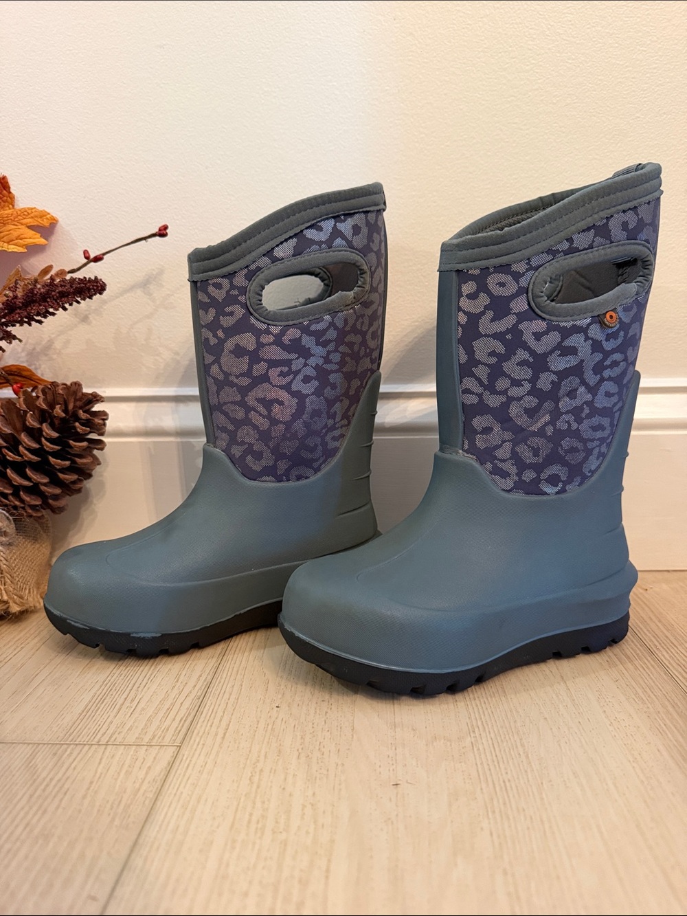 ❄️ Bogs Kids Gray Leopard-Print Waterproof Winter Boots